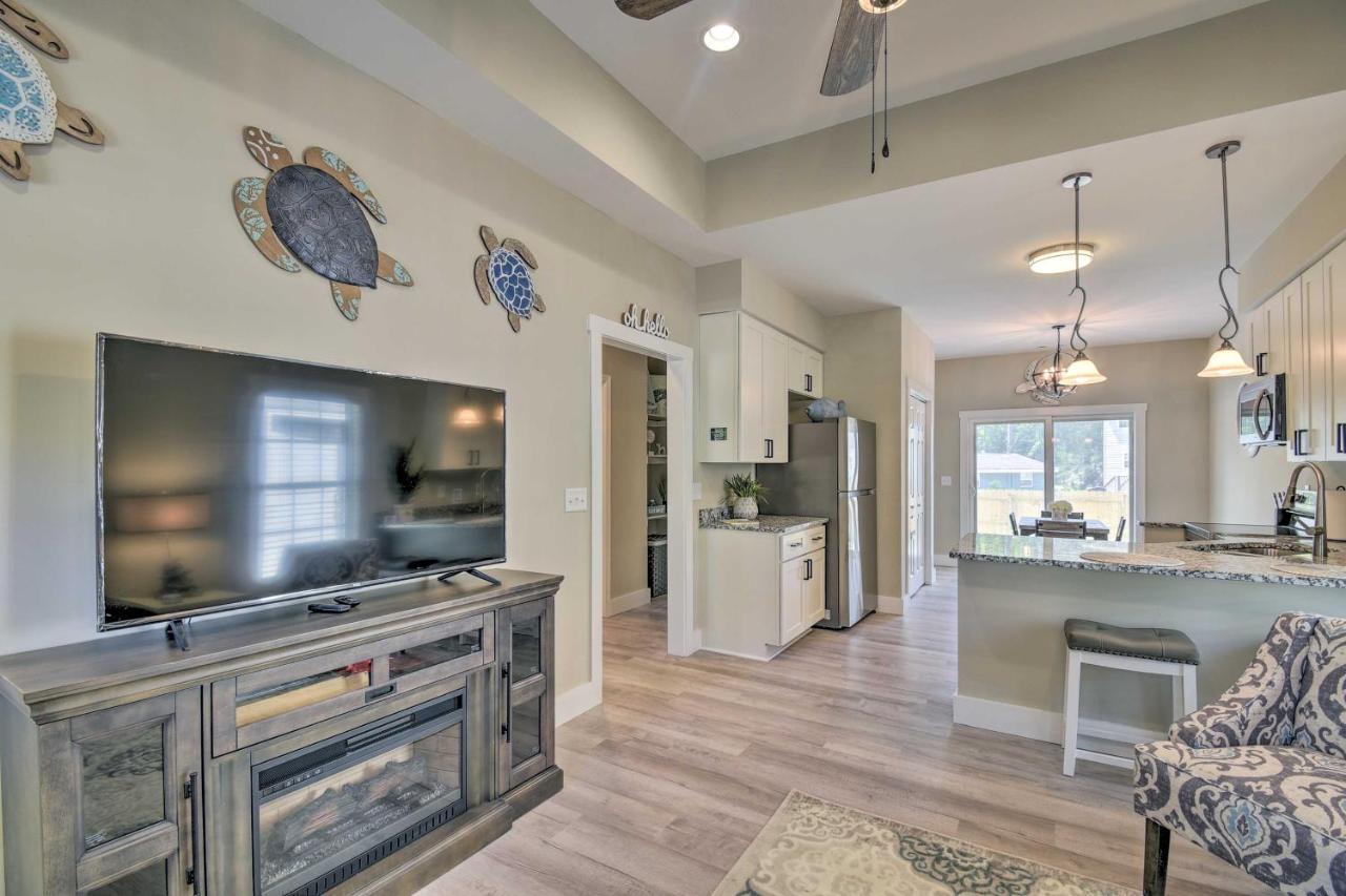 Ocean Isle Beach Home With Shared Lanai And Grill Buitenkant foto