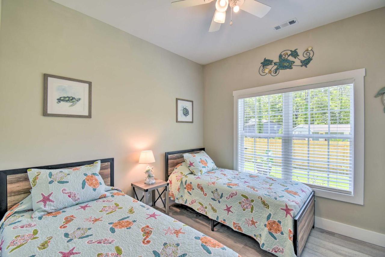 Ocean Isle Beach Home With Shared Lanai And Grill Buitenkant foto