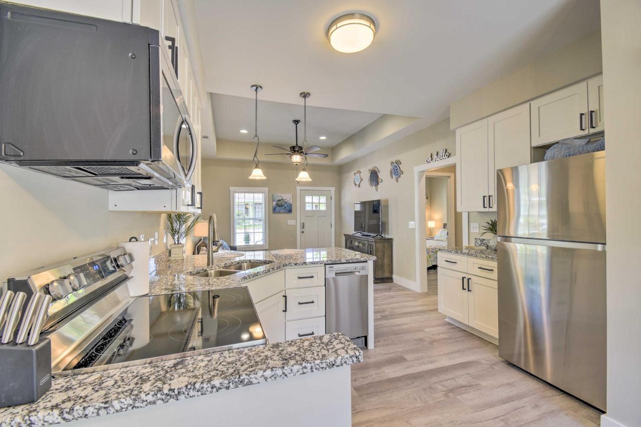 Ocean Isle Beach Home With Shared Lanai And Grill Buitenkant foto